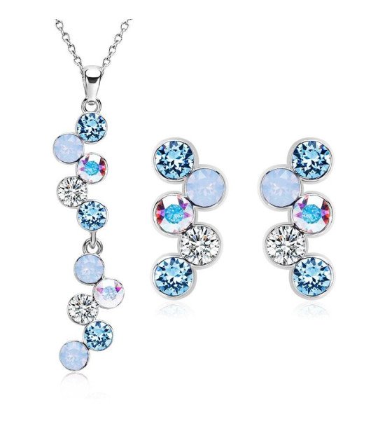 Nuevos pendientes de oro con diamantes Aathviha