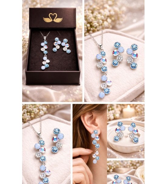 New Aathviha Gold Diamond Stud Earrings