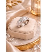 Style haut de gamme  Bague Élégance Cristalline en Rhodium – Effet Pavé Scintillant